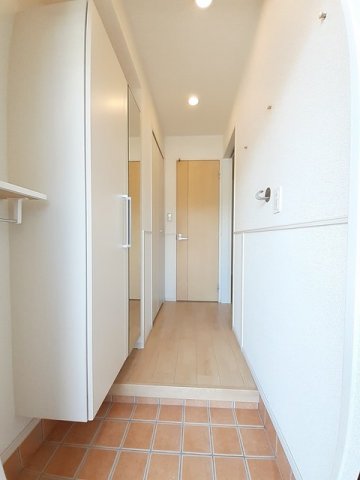 玄関　収納もある玄関です