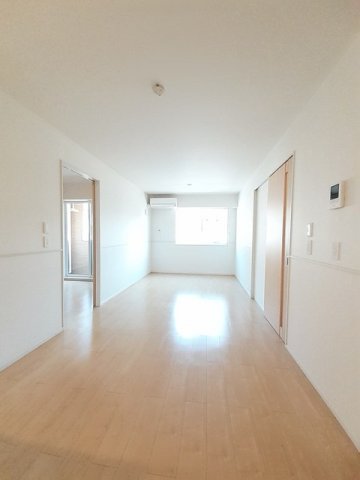 居室・リビング　こちらのリビングで趣味の時間をお楽しみください