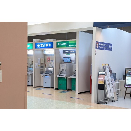 銀行　ゆうちょ銀行金沢支店ファボーレ内（銀行）まで598m