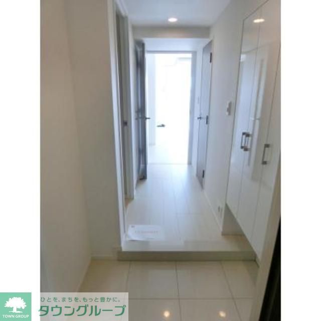 玄関　※写真は同タイプ住戸です。