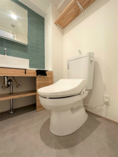 トイレ　温水洗浄便座付トイレ