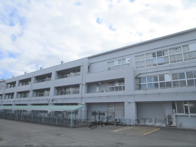 中学校　丹南中学校（中学校）まで1200m