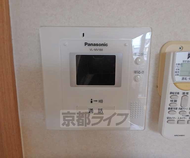 セキュリティ　鍵をかけたまま訪問者と会話ができます