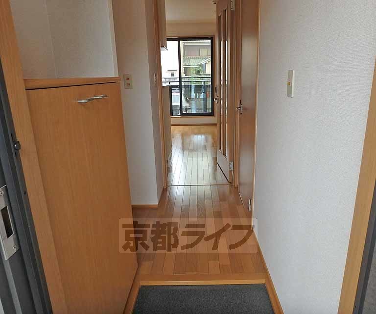 その他部屋・スペース　玄関から廊下にかけて