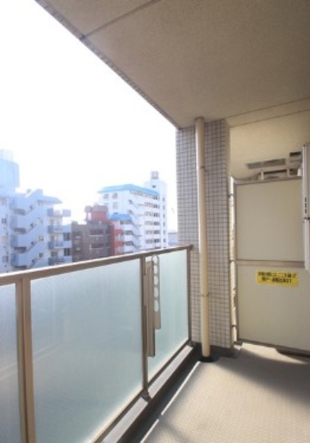 バルコニー　同タイプ・別室参照（カラータイプが異なる場合があります）