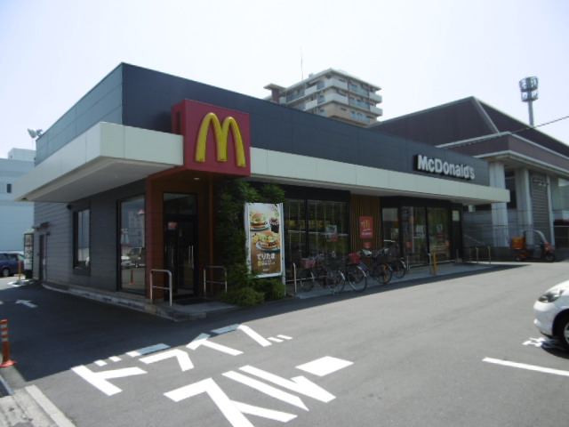飲食店　マクドナルド　東大阪岩田店（飲食店）まで750m