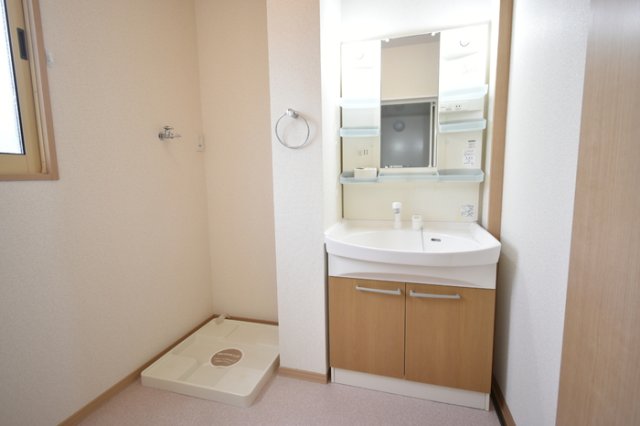 洗面設備　使いやすい洗面所です