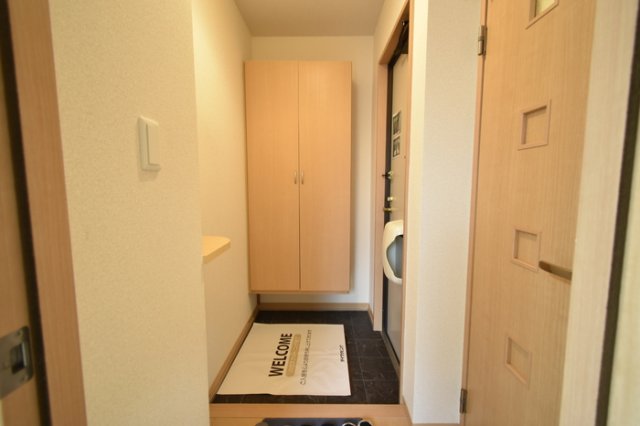 玄関　収納もある玄関です