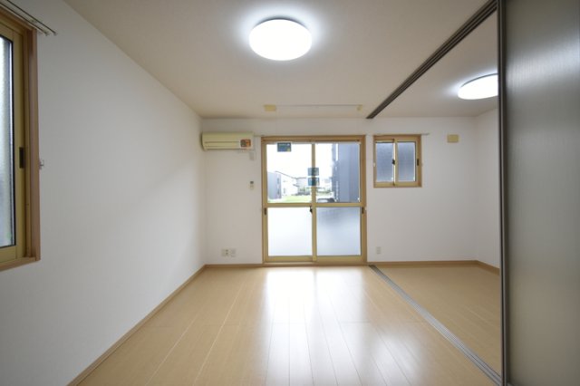 居室・リビング　使いやすい居間です