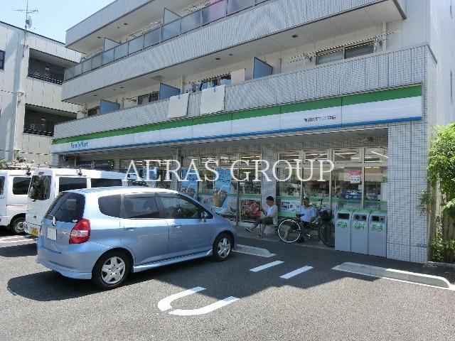 コンビニ　ファミリーマート南篠崎町二丁目店（コンビニ）まで470m