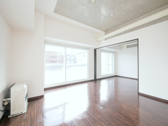 居室・リビング　明るいリビング☆