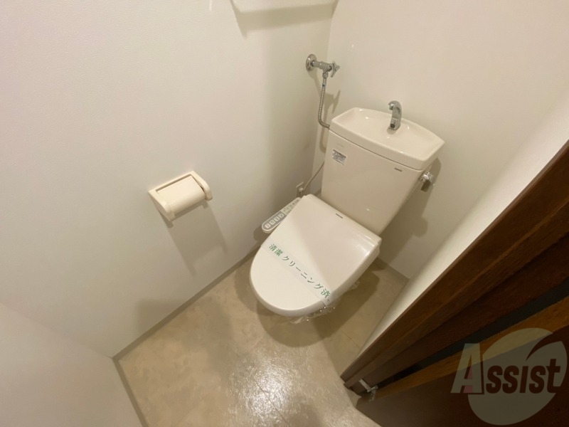 トイレ　シャワートイレになっているので快適です！