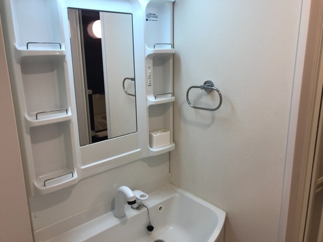 洗面設備　シャワー付洗面台