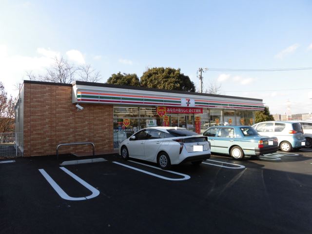 コンビニ　セブンイレブン（コンビニ）まで920m