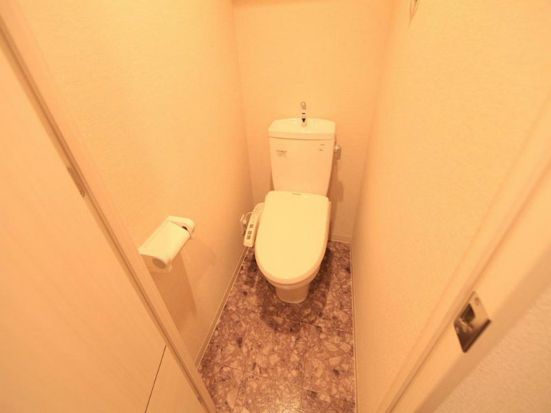 トイレ　トイレ　温水洗浄便座取り付け可