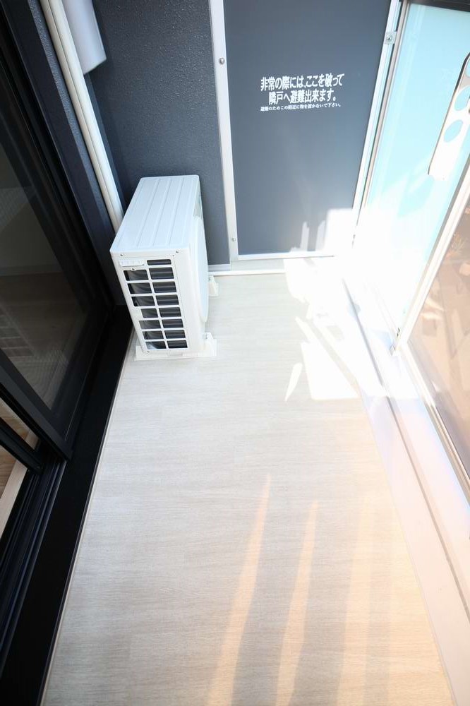 バルコニー　開放的で明るい空間を演出してくれるバルコニーです