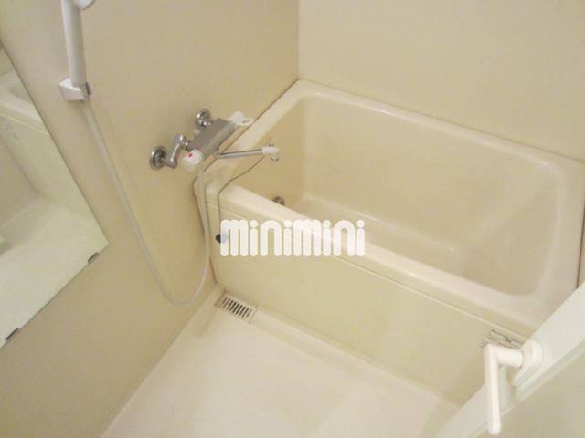 バス・シャワールーム　追炊き付きのバスルーム