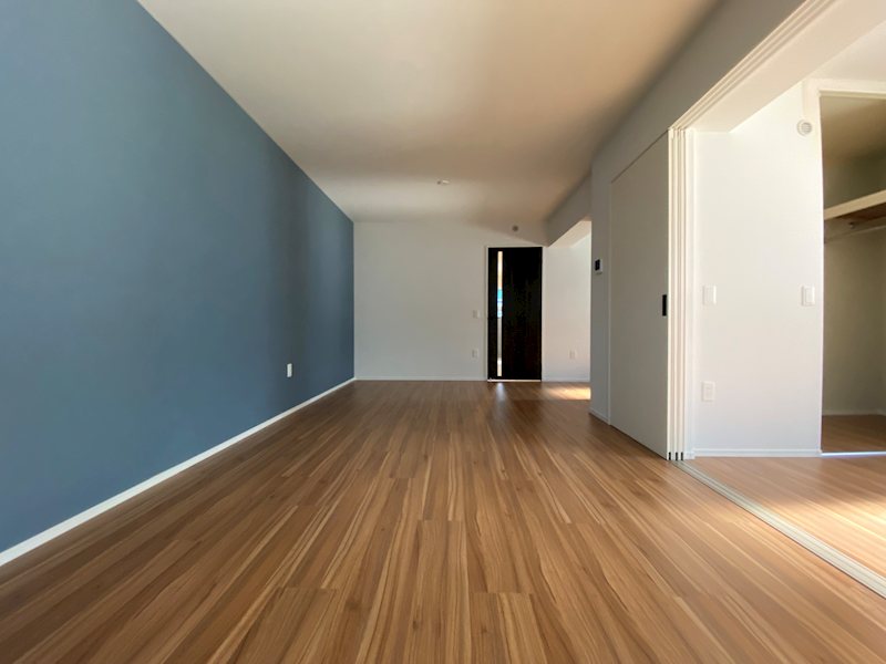 居室・リビング　別号室写真のため現況優先