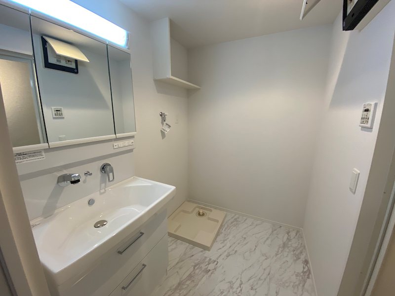 洗面設備　別号室写真のため現況優先