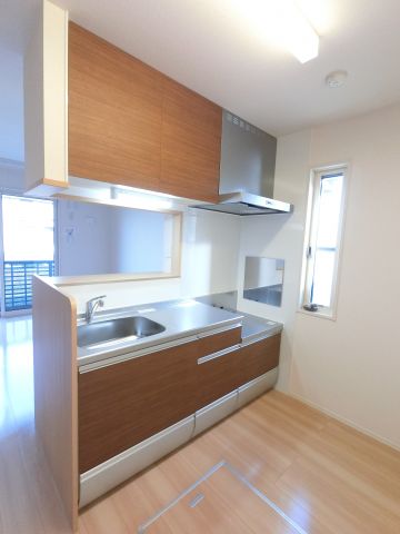 キッチン　角部屋のお写真になります。