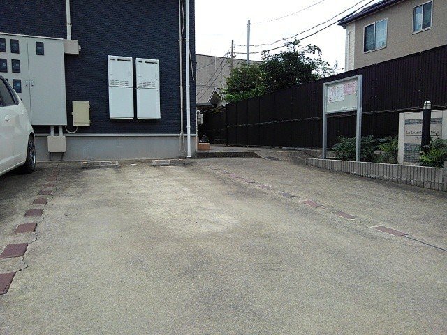 駐車場　駐車場完備です