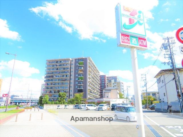 コンビニ　セブンイレブン（コンビニ）まで276m