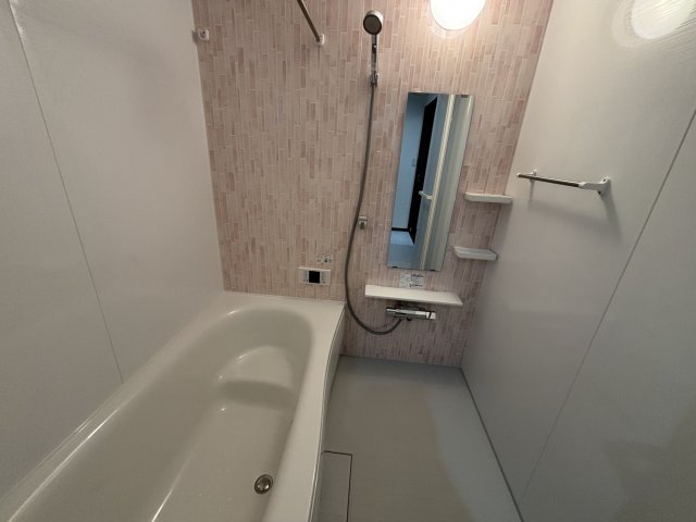 バス・シャワールーム　シャワーを浴びることができます