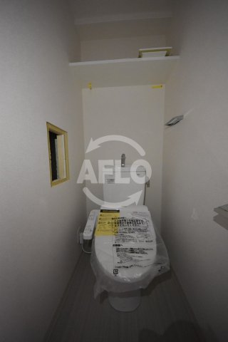 トイレ　プレサンスOSKA DOME CITYビーツ　温水洗浄便座