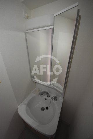 洗面設備　プレサンスOSKA DOME CITYビーツ　独立洗面化粧台