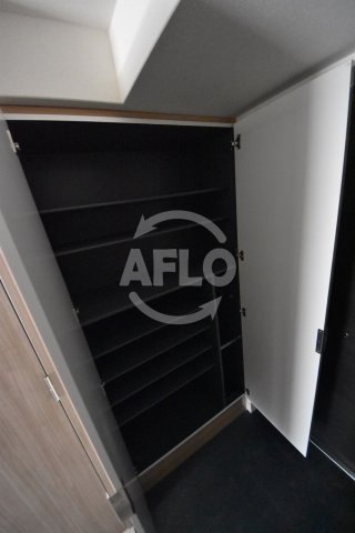 玄関　プレサンスOSKA DOME CITYビーツ　下駄箱