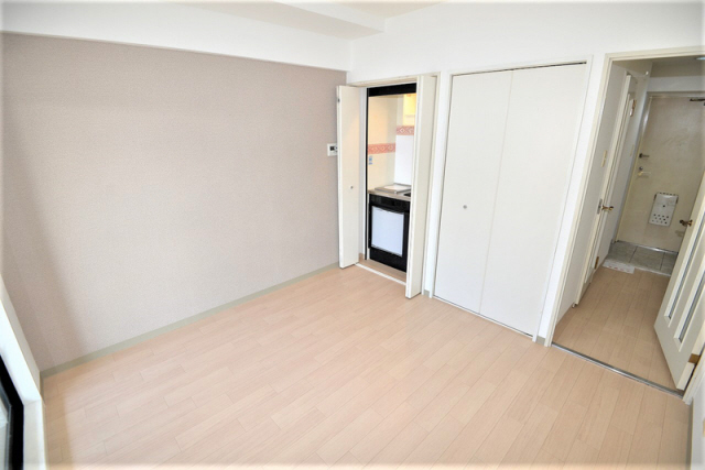 その他部屋・スペース　開放的な寝室です