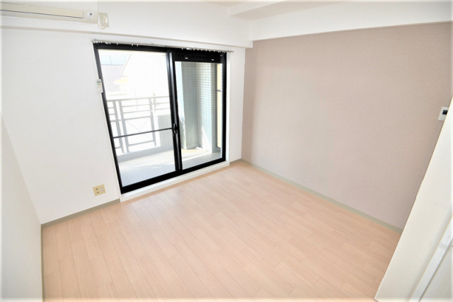 居室・リビング　写真は同マンションの別のお部屋のものです。