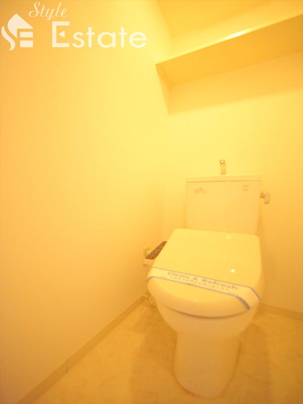 トイレ　温水洗浄便座付シャワートイレ