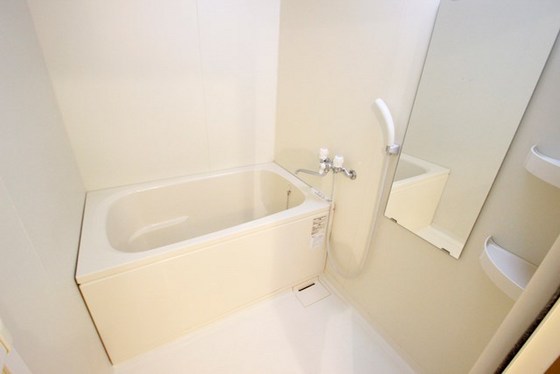 バス・シャワールーム　※別部屋の写真です