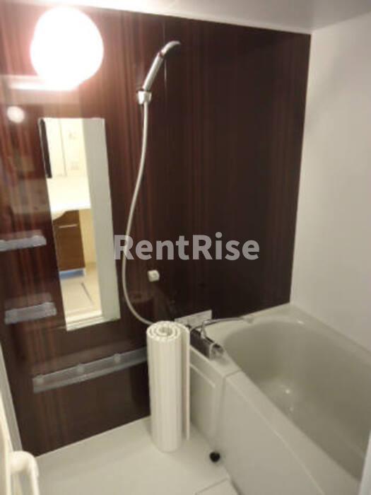 バス・シャワールーム　ユニットバス（風呂蓋は付帯しておりません。）