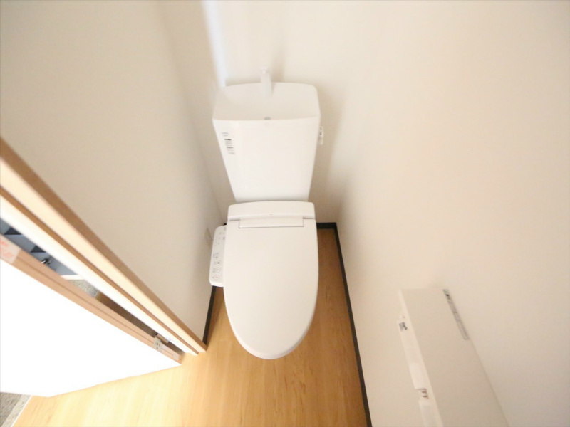 トイレ　温水洗浄暖房便座付トイレ