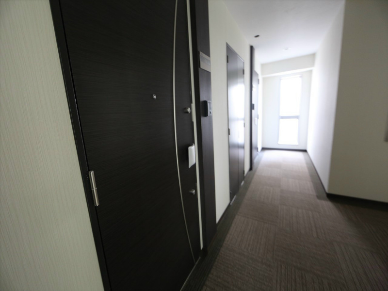 玄関　玄関　シューズボックス付（収納充実してます）