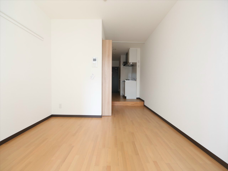 居室・リビング　洋室7.7帖　ウォークインクローゼット（収納充実してます）