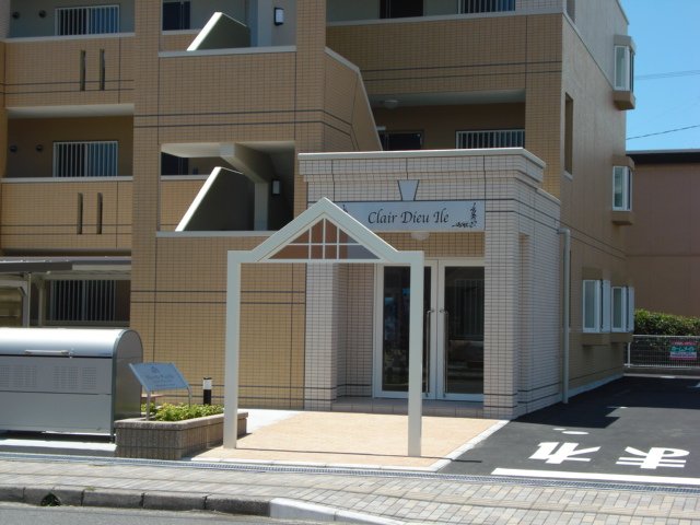 エントランス　外観写真（昼）