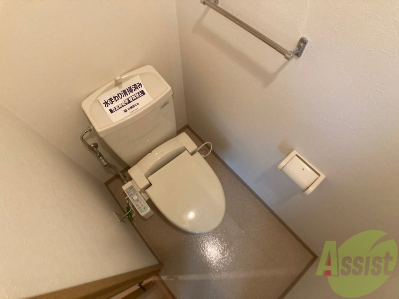 トイレ　ウォシュレット機能がついたトイレ。安心して使用できますね。