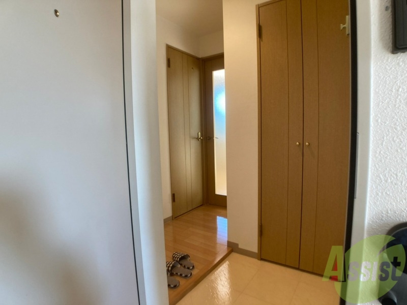 玄関　玄関の様子です。明るい印象ですね。気分もあがりそう。