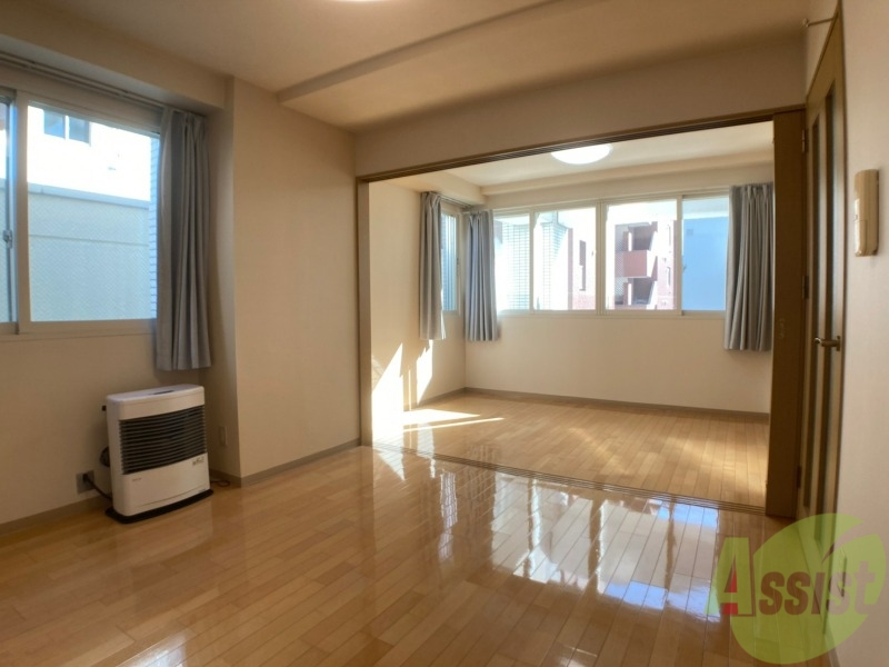 居室・リビング　広くてキレイなお部屋が広がっていて、充実した生活が送れそう。