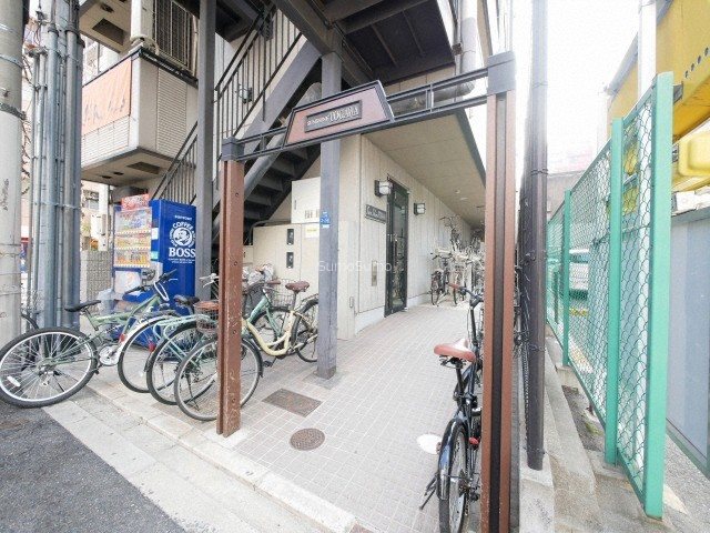 エントランス　清潔なエントランスです