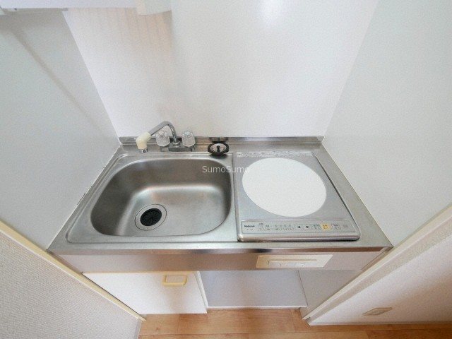 キッチン　コンパクトなキッチンで掃除もラクラク