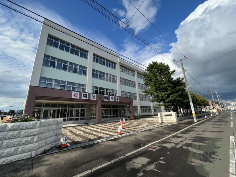 小学校　札幌市立本町小学校（小学校）まで610m