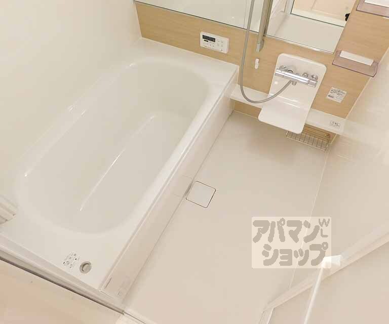 バス・シャワールーム　１坪サイズのお風呂でゆったりバスタイムを！