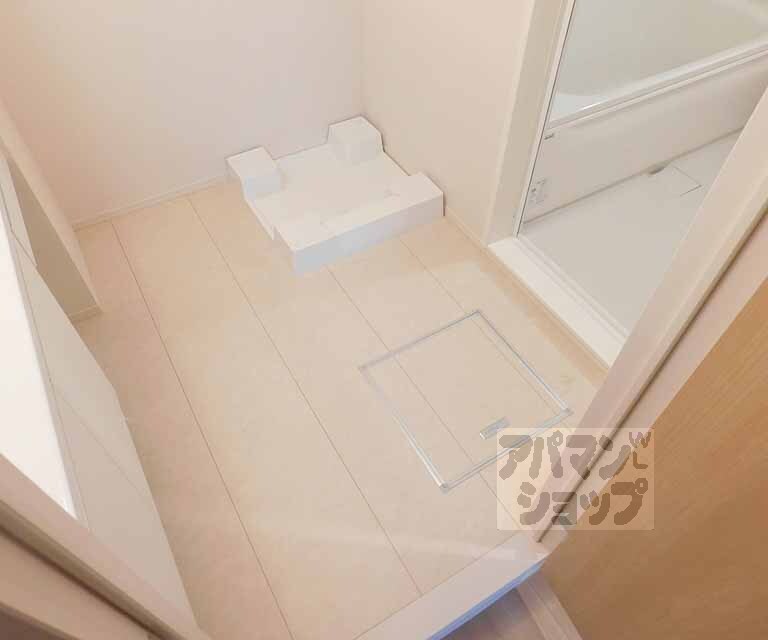 洗面設備　脱衣所も広くて便利ですね。