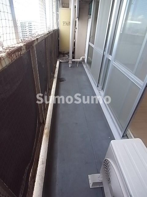 バルコニー　バルコニーからの眺めを楽しみながら食事をしませんか