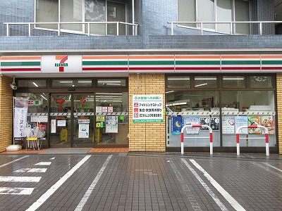 コンビニ　セブンイレブン高田馬場小滝橋店（コンビニ）まで183m