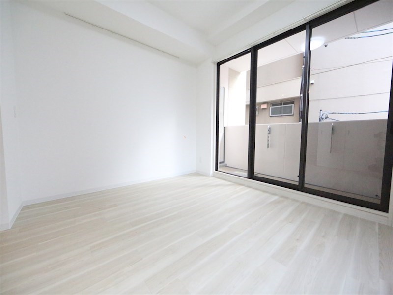 バルコニー　ＬＤＫ11.8帖　システムキッチン　エアコン付　バルコニー